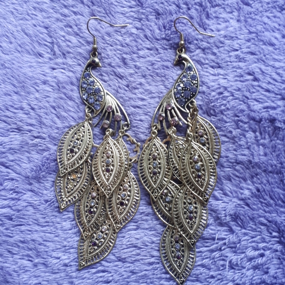 👽3/$25👽 Gold peacock earrings - Picture 1 of 2